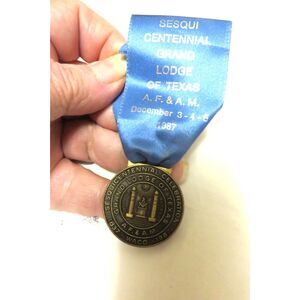 1987 CELEBRATION OF GRAND LODGE OF TEXAS SESQUICENTENIAL COIN RIBBON F0B